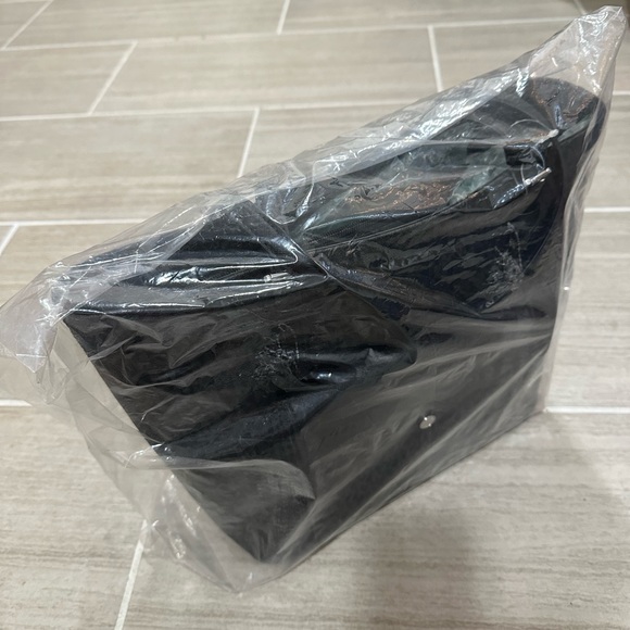 NWT Michael Kors Jet Set Large Pocket Tote - Picture 8 of 8